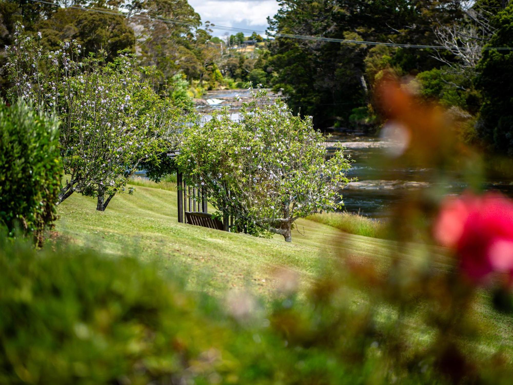 Te Awa Lodge Paihia Exterior photo