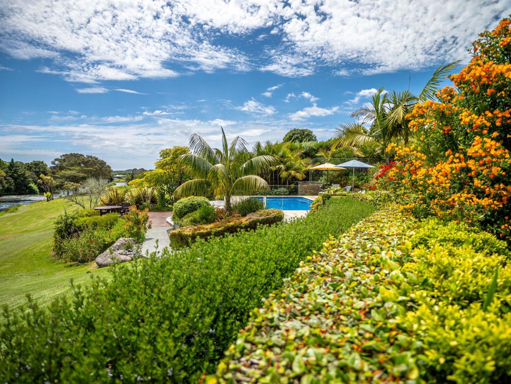 Te Awa Lodge Paihia Exterior photo